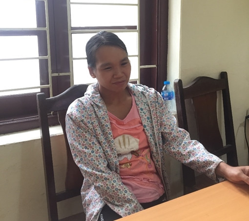 Bằng việc áp dụng nhiều biện pháp nghiệp vụ, sau 2 ngày xảy ra vụ án mạng, lực lượng chức năng đã xác định danh tính người phụ nữ bí ẩn là Đinh Thị Then (SN 1989, trú tại xã Hồng Dụ, huyện Ninh Giang). Tại cơ quan điều tra, trước nhiều chứng cứ không thể chối cãi, Then đã cúi đầu nhận tội. 