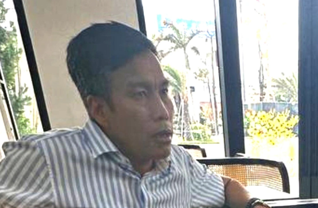  Bắt 1 cán bộ ở Ủy ban Kiểm tra Tỉnh ủy Phú Yên lừa 'chạy án': Ông Lê Hải, cán bộ Ủy ban Kiểm tra Tỉnh ủy Phú Yên, nói có quen biết nhiều cán bộ ở Viện kiểm sát cấp cao tại Đà Nẵng, từ đó có thể "chạy" giảm án cho người phụ nữ bị tòa tuyên phạt 20 năm tù. Ngày 12/3, Công an tỉnh Phú Yên đã khởi tố bị can, bắt tạm giam đối với Lê Hải về tội Lừa đảo chiếm đoạt tài sản. Cùng thời điểm, Công an tỉnh Phú Yên cũng khởi tố bị can, bắt tạm giam Phạm Phú Hoàng Duy (39 tuổi, trú TP HCM) cùng về tội danh trên. 