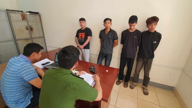 Nu nhan vien quan karaoke bi ban 20 trieu: Quan ly vi pham sao?