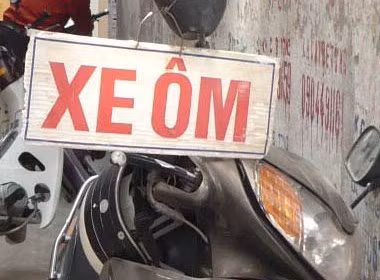 Trong lúc các hướng đi của vụ án vẫn đang bế tắc thì bất ngờ có một gia đình tại Bắc Ninh lên Thái Nguyên xin được nhận dạng nạn nhân. Sau khi nhận dạng, gia đình này xác nhận đó là người thân của họ, có tên Trương Thị M. (ở huyện Yên Phong, Bắc Ninh). Theo người nhà nạn nhân, chị M. hành nghề xe ôm tại huyện Yên Phong. Ngày 7/11 chị này đi làm sau đó không thấy quay về. (Ảnh minh họa, nguồn internet)