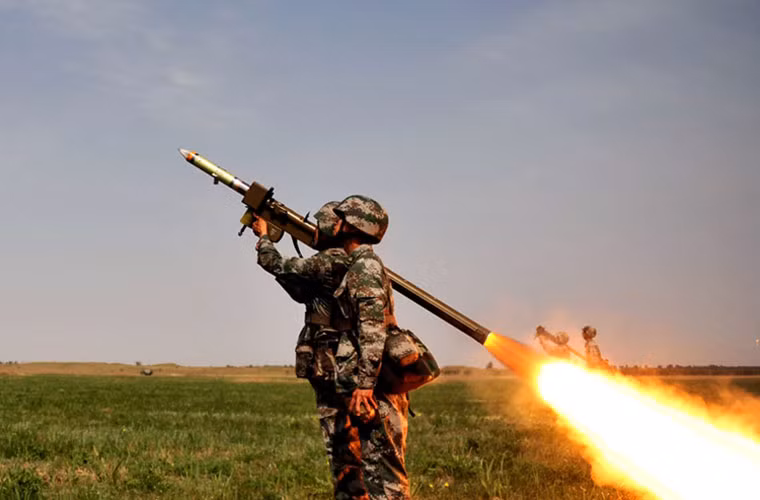 Tên lửa vác vai FN-6 có khả năng tấn công hạ mục tiêu ở mọi phương hướng, độ chính xác phát bắn tới 70%, tiêu diệt mục tiêu cơ động tới 4G.