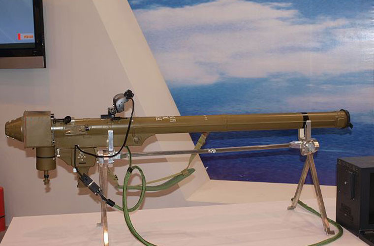 Tổ hợp tên lửa phòng không vác vai FN-6 do Tổng Công ty Xuất - Nhập khẩu máy móc chính xác Trung Quốc (CNPMIEC) thiết kế và sản xuất cho Quân dội Trung Quốc và phục vụ xuất khẩu. Loại tên lửa này được cho là tham chiến lần đầu vào ngày 25/2/2013, khi đó quân nổi dậy Syria đã sử dụng FN-6 bắn hạ một trực thăng Mi-8 của Không quân Syria ở sân bay Menagh, Aleppo.