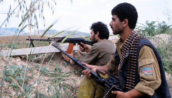 Chính vì vậy, theo các chuyên gia, Nga cần có biện pháp canh phòng chặt chẽ biên giới của mình, hoặc ngăn chặn từ xa bằng cách giữ không cho Cộng hòa Nagorno-Karabakh tự xưng sụp đổ.