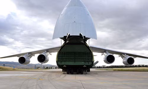 “Thổ Nhĩ Kỳ có thể sẽ sớm tiến hành các vụ thử nghiệm hệ thống tên lửa phòng không S-400 Triumf trên bờ Biển Đen, điều này đã được đưa tin vào hôm 6/10 bởi tờ báo Yeni Akit".