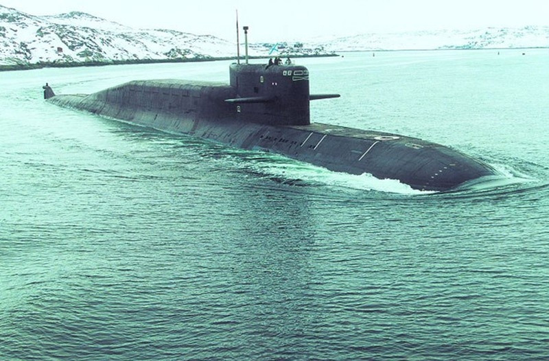 Tàu ngầm K-114 Tula được trang bị hai lò phản ứng hạt nhân làm mát bằng nước cung cấp động lực cho tàu hoạt động suốt hàng chục năm. Con tàu có thể lặn sâu tối đa đến 400m, độ sâu hoạt động tốt là 320m, tốc độ hành trình khi lặn 24 hải lý/h. Việc Hạm đội Biển Bắc tái trang bị tàu ngầm K-114 Tula khiến năng lực tấn công hạt nhân tầm xa của Hải quân Nga được tăng lên rất nhiều.