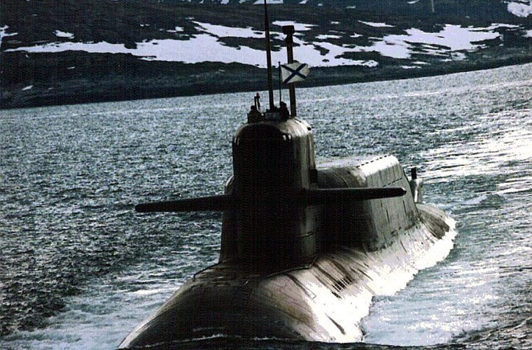 Theo những thông tin được công khai, ban đầu tàu ngầm K-114 Tula được trang bị hệ thống tên lửa đạn đạo liên lục địa R-29RM Shtil có tầm bắn lên tới 8.300km, mang 4 đầu đạn 100kiloton. Sau nhiều đợt nâng cấp, K-114 Tula chuyển sang sử dụng hệ thống tên lửa liên lục đại R-29RMU Sineva.