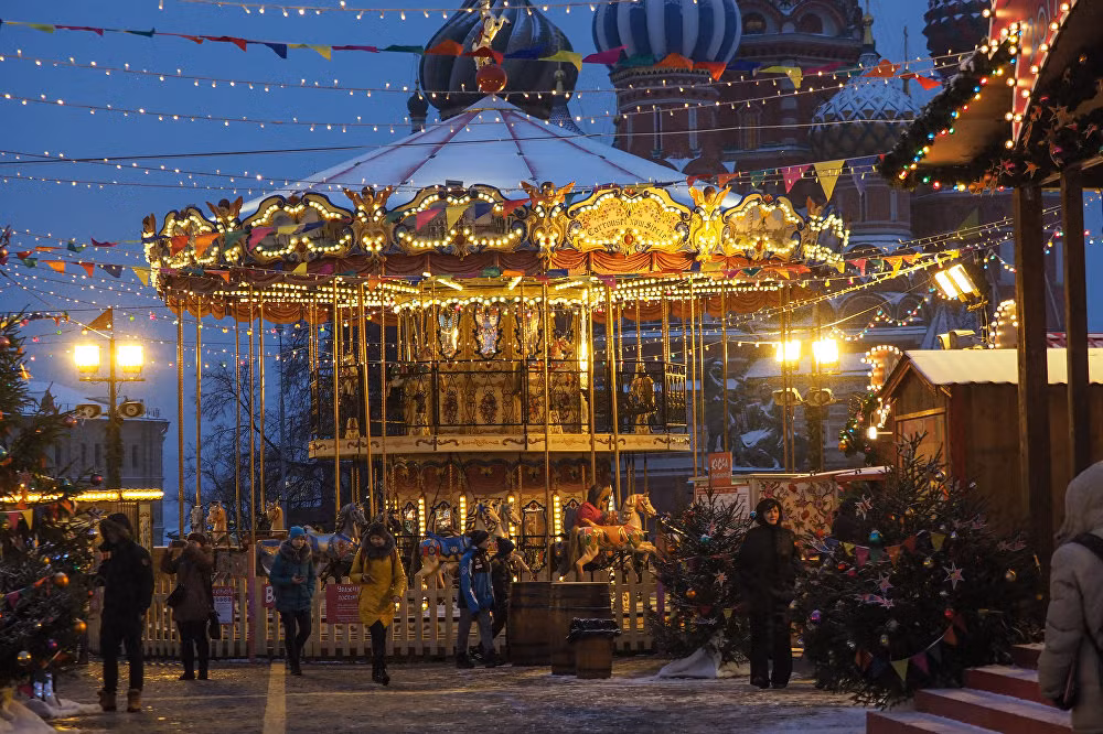 Khung cảnh hội chợ GUM ở Quảng trường Đỏ. Ảnh Sputnik