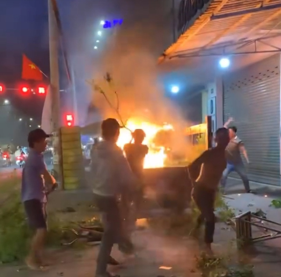 Đồng Nai: Người vi phạm nồng độ cồn rồi đốt xe phạm tội gì - Hình 2 Dong Nai: Nguoi vi pham nong do con roi dot xe pham toi gi-Hinh-2