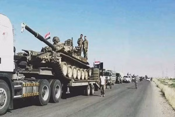 Trong diễn biến khác trên chiến trường Syria, tại Sweida, quân đội nước này đã điều động thêm binh sĩ và trang thiết bị quân sự tới vùng al-Safa chiến lược để tiêu diệt những phần tử phiến quân IS còn lại trong khu vực này. Ảnh: FNA.