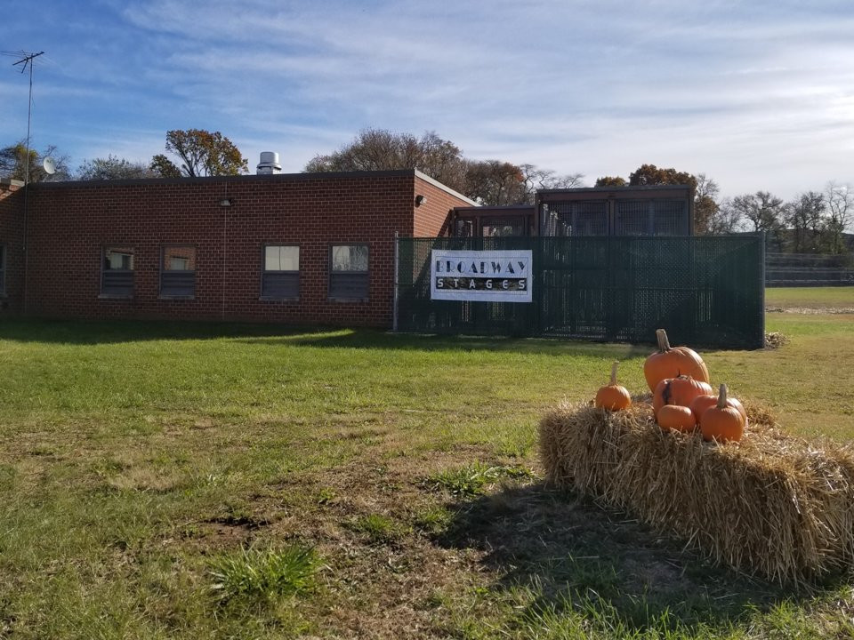 Kinh ngac nha tu bo hoang bien thanh phim truong noi tieng-Hinh-4