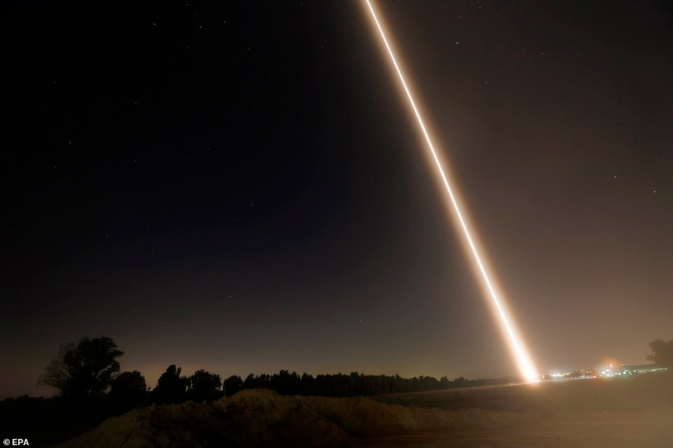 Hinh anh Dai Gaza ruc lua, Israel pha nat dai truyen hinh Hamas-Hinh-5