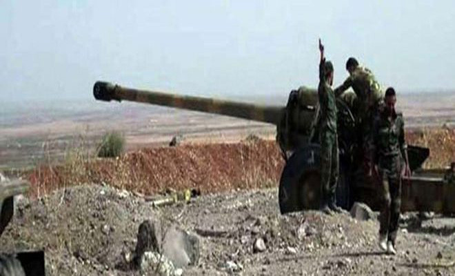 Trong số những mục tiêu bị pháo kích có rất nhiều chiến hào đã được nhóm phiến quân đào gần trục Hama-Idlib. Ảnh: SANA.