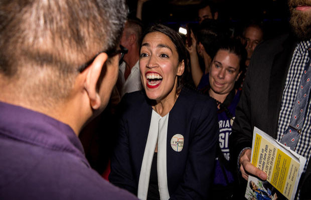 Năm 2011, cô tốt nghiệp trường Đại học Boston với tấm bằng cử nhân về kinh tế và quan hệ quốc tế. Ảnh: CBS News. 