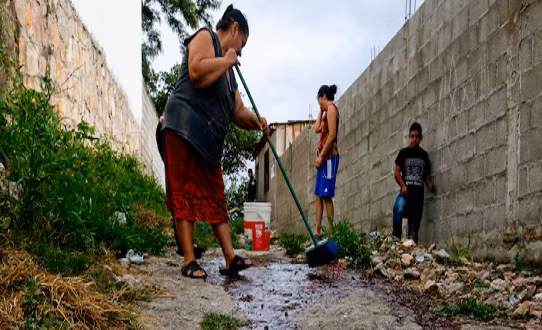 Gần 200 nghìn người dân Honduras đã phải sơ tán vì không thể chịu được tình trạng bạo lực và những mối đe dọa trong nước. Được biết, đây là một trong những quốc gia có tỷ lệ giết người cao nhất thế giới.