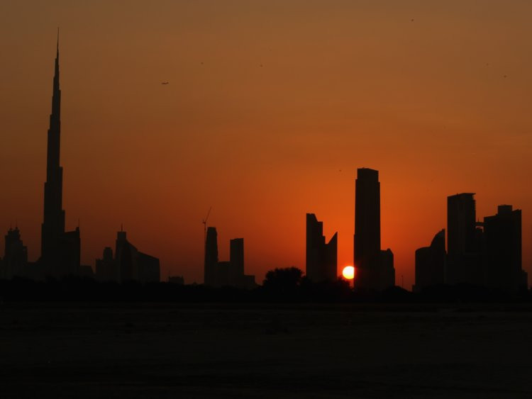 Các Tiểu vương quốc Ả Rập Thống nhất (UAE) là một quốc gia giàu có và cũng khá an toàn ở Trung Đông.