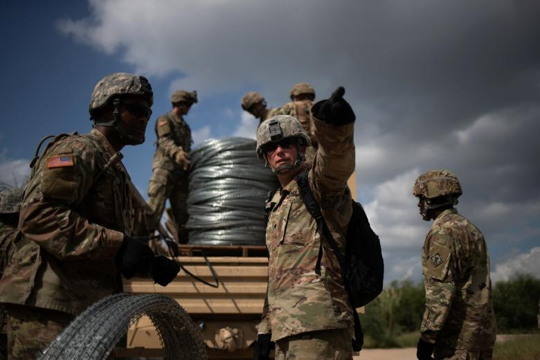 Các bức tường biên giới Mỹ-Mexico vẫn tiếp tục được dựng lên nhằm ngăn đoàn người di cư vào Mỹ.