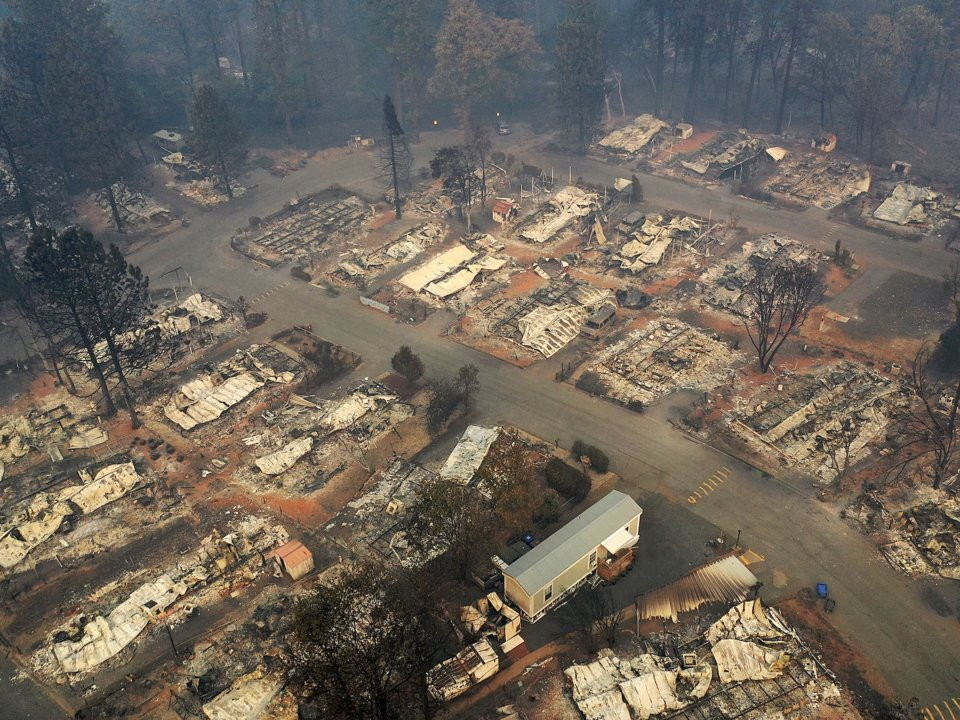 Hiện tại, hàng chục nghìn người dân ở thị trấn Paradise mất nhà cửa và phải sơ tán đến nơi khác. Nhiều người tìm đến Chico, một thị trấn ở phía tây Paradise, để lánh nạn.