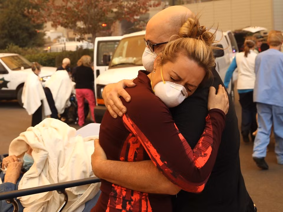 Xuc dong loat anh am tinh nguoi trong tham hoa chay rung California-Hinh-5