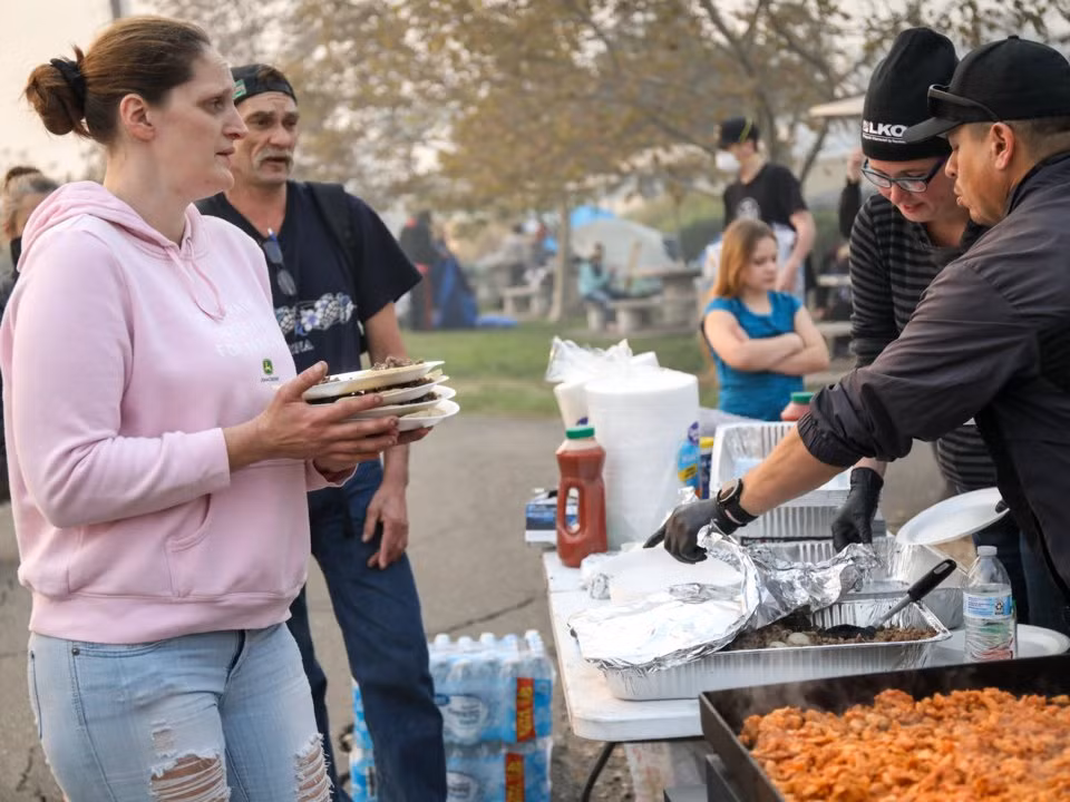 Xuc dong loat anh am tinh nguoi trong tham hoa chay rung California-Hinh-11
