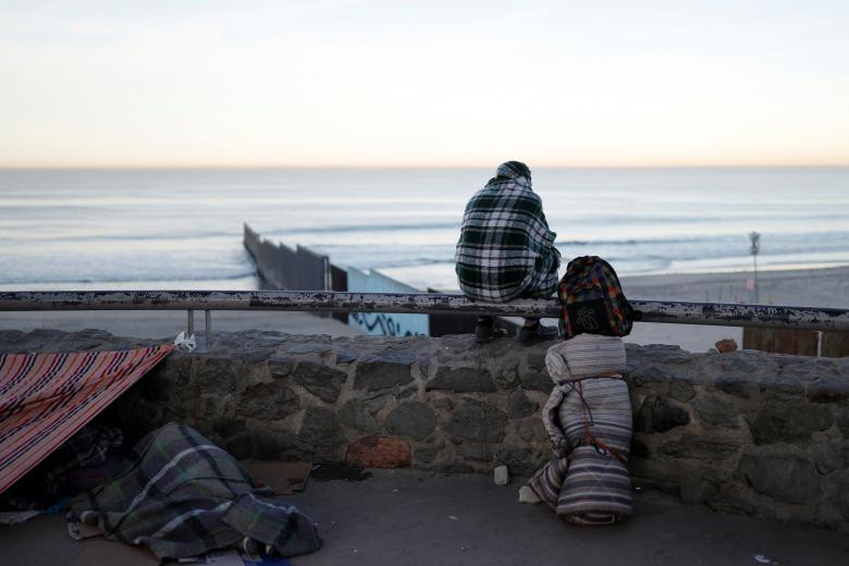 Can canh doan nguoi di cu dau tien “cham moc” bien gioi My-Mexico-Hinh-15