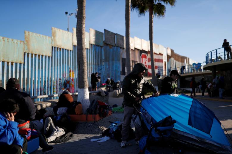 Can canh doan nguoi di cu dau tien “cham moc” bien gioi My-Mexico-Hinh-6