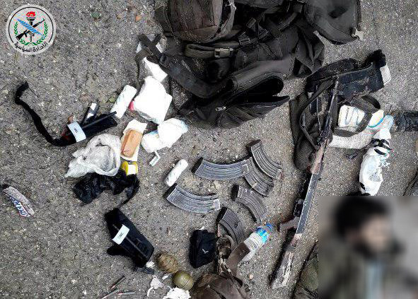 Tham bai, khung bo HTS phoi xac tren chien truong Latakia