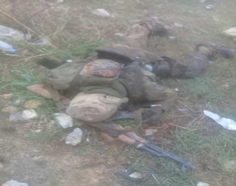 Tham bai, khung bo HTS phoi xac tren chien truong Latakia-Hinh-5