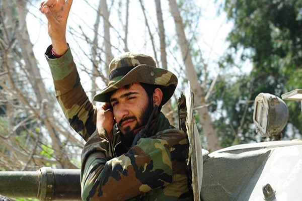 “Lực lượng chính phủ Damascus đã tấn công thành trì của nhóm IS ở vùng al-Safa từ nhiều hướng, và giành lại quyền kiểm soát thêm nhiều cứ điểm sau khi chọc thủng tuyến phòng thủ của bọn chúng trong khu vực này”, FNA đưa tin. Ảnh: FNA.