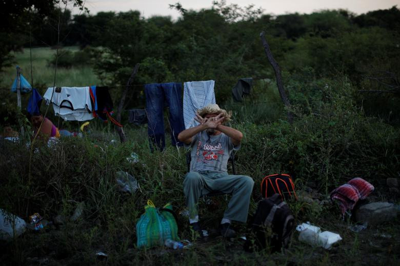 Một di dân tại khu trại tị nạn ở Juchitan, Mexico, ngày 30/10.