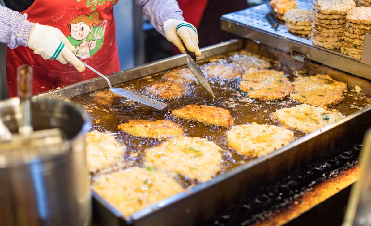 No cang bung khi ghe tham khu cho Gwangjang noi tieng o Han Quoc-Hinh-2