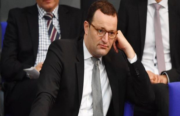 Ông Spahn từng theo học ngành Khoa học Chính trị và Luật tại Đại học Hagen và lấy bằng cử nhân năm 2008. Năm 2017, ông tiếp tục nhận bằng Thạc sĩ về Khoa học Chính trị tại ngôi trường này. Ảnh: Irish Times.