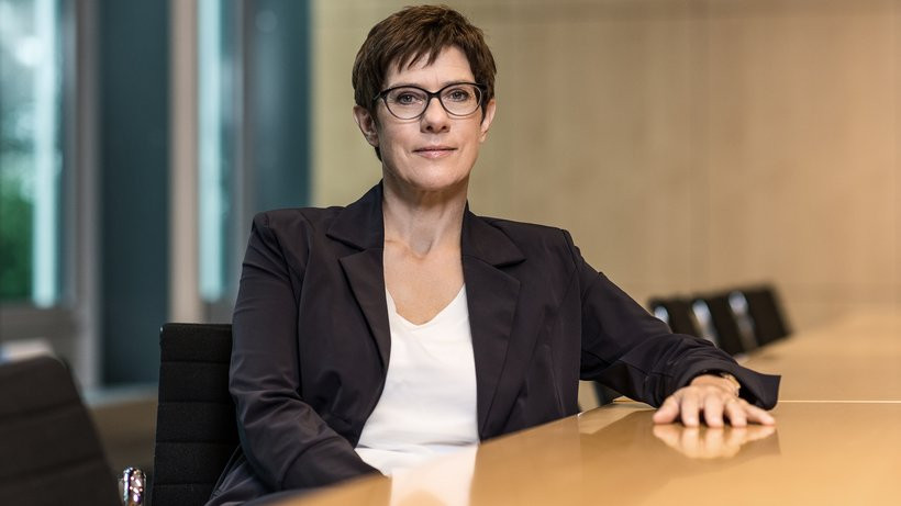 Bà Annegret Kramp-Karrenbauer, sinh ngày 9/8/1962, giữ chức Tổng thư ký Đảng CDU từ tháng 2/2018 sau khi được chính Thủ tướng Đức Angela Merkel chỉ định. Ảnh: Wikipedia.