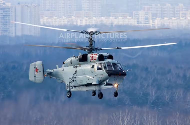 Về động lực, trực thăng cảnh báo sớm Ka-31 được trang bị động cơ Klimov TV3-117VMAR mạnh hơn loại trên Ka-27, giữ khuyên kết cấu cánh quạt đồng trục ổn định cao, nhiều ưu điểm. Nó có khả năng đạt tốc độ tối đa đến 250km, tầm hoạt động đến 600km.