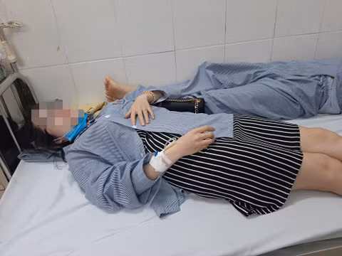 Hà Nội: Công an vào cuộc vụ người phụ nữ bị hành hung giữa ban ngày - Hình 2 Ha Noi: Cong an vao cuoc vu nguoi phu nu bi hanh hung giua ban ngay-Hinh-2