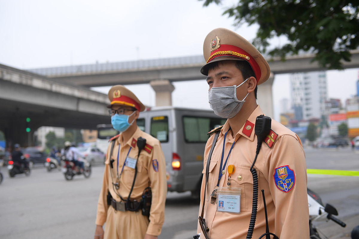 Đại uý Nguyễn Minh Đức – Phó Đội trưởng đội CSGT số 7 cho biết: “Đội CSGT số 7 đã tiến hành khảo sát các điểm có tình hình an toàn giao thông phức tạp để bố trí các tổ tuần tra, tổ công tác để kiểm tra, xử lý. Đặc biệt là vi phạm về nồng độ cồn, ma tuý".