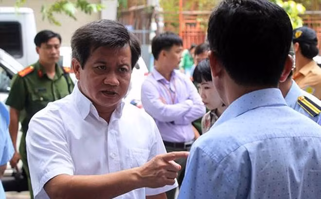 Sau khi nghỉ việc tại Tổng công ty Xây dựng Sài Gòn, ông Đoàn Ngọc Hải tập trung vào việc kinh doanh của gia đình. Gia đình ông Hải hiện nay có nhiều cơ sở kinh doanh tại nhiều địa phương. >>> Xem thêm video: Ông Đoàn Ngọc Hải làm gì sau từ chức? (Nguồn VTC Now)