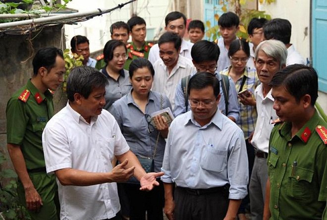 Ngoài số tiền 2 tỷ đồng bán điện thoại, đồng hồ “xịn”, ông Đoàn Ngọc Hải còn phải bỏ ra khoảng 3,5 tỷ đồng để có được căn nhà cho người vô gia cư. Ông Hải nói quyết định của ông đã nhận được sự ủng hộ từ phía gia đình.