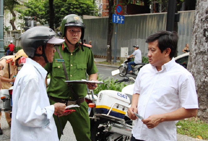 Trước đó vào thời điểm được UBND TPHCM điều động và bổ nhiệm giữ chức Phó Tổng Giám đốc Tổng Công ty Xây dựng Sài Gòn TNHH Một Thành viên, ông Hải đã có đơn xin thôi việc theo nguyện vọng cá nhân.