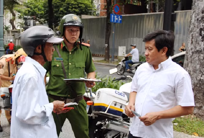 Trước đó vào thời điểm được UBND TPHCM điều động và bổ nhiệm giữ chức Phó Tổng Giám đốc Tổng Công ty Xây dựng Sài Gòn TNHH Một Thành viên, ông Hải đã có đơn xin thôi việc theo nguyện vọng cá nhân.