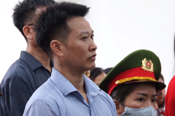 Truong phong PA83 lien quan gi gian lan diem thi o Hoa Binh?