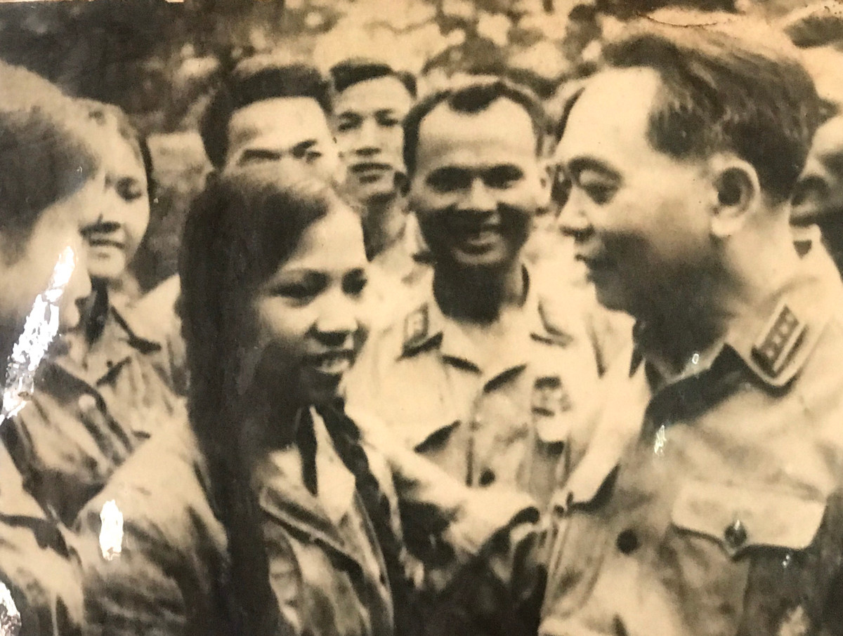 Nu biet dong song Huong ke chuyen 2 lan vinh du duoc gap Bac Ho-Hinh-2