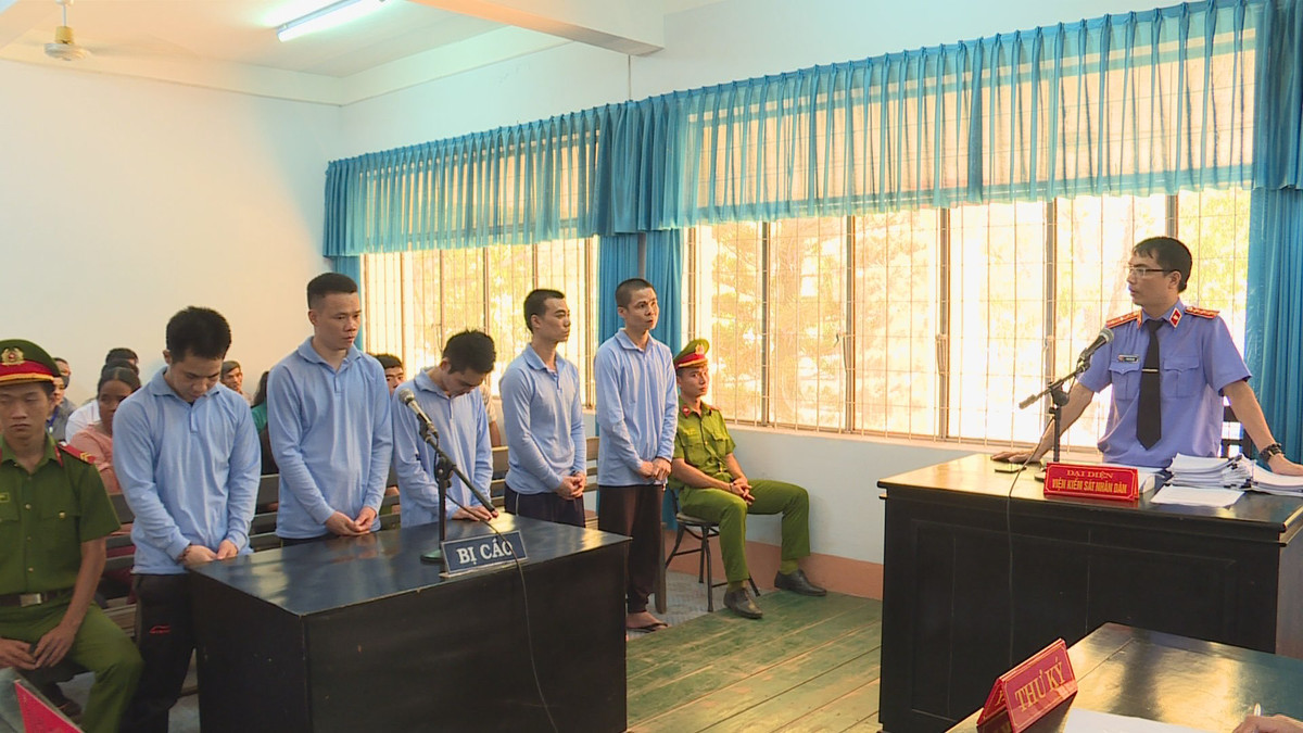 5 bị cáo lãnh án vì đánh chết người do nghi ngờ bắt cóc trẻ em 5 bi cao lanh an vi danh chet nguoi do nghi ngo bat coc tre em