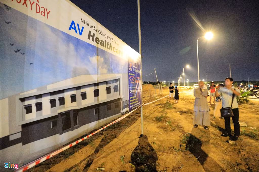 Trước đó, vụ sập tường công trình xảy ra vào chiều 14/5 tại khu công nghiệp Giang Điền (huyện Trảng Bom, tỉnh Đồng Nai) khiến gần 30 người bị vùi lấp trong đống đổ nát.