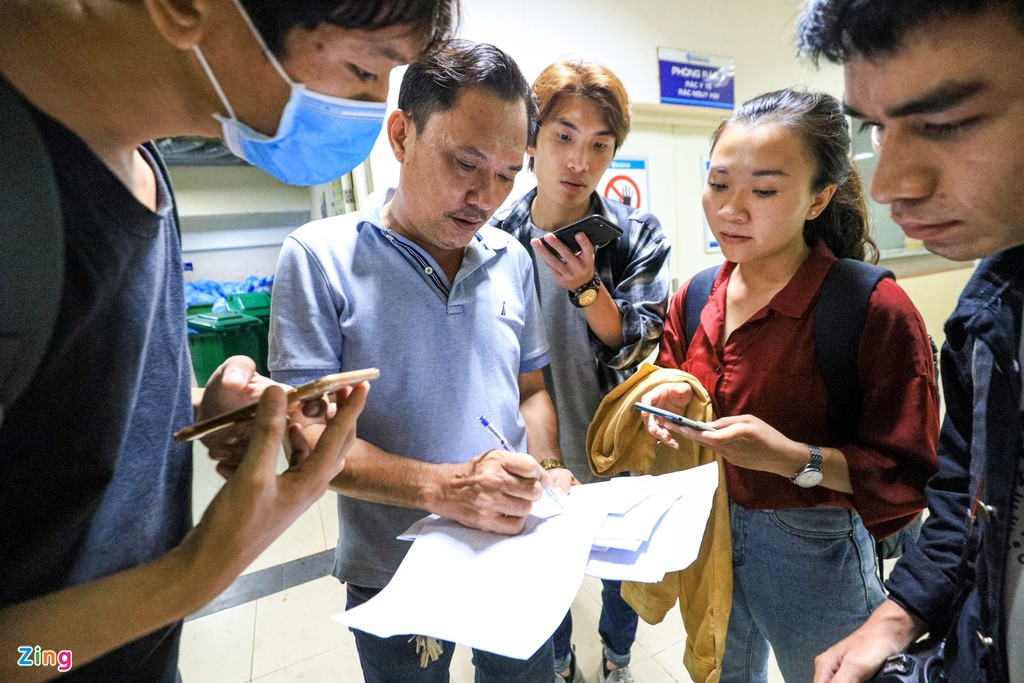 "Thật sự khủng khiếp. Sau khi hoàn thành các thủ tục cần thiết, chúng tôi sẽ làm lễ khâm liệm cho các nạn nhân xấu số rồi bàn giao thi thể cho gia đình", một nhân viên nói.