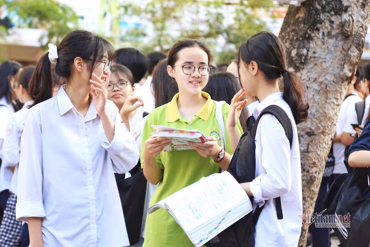Ha Noi: Truong bat dieu hoa tu 6h sang cho hoc sinh thi lop 10-Hinh-3