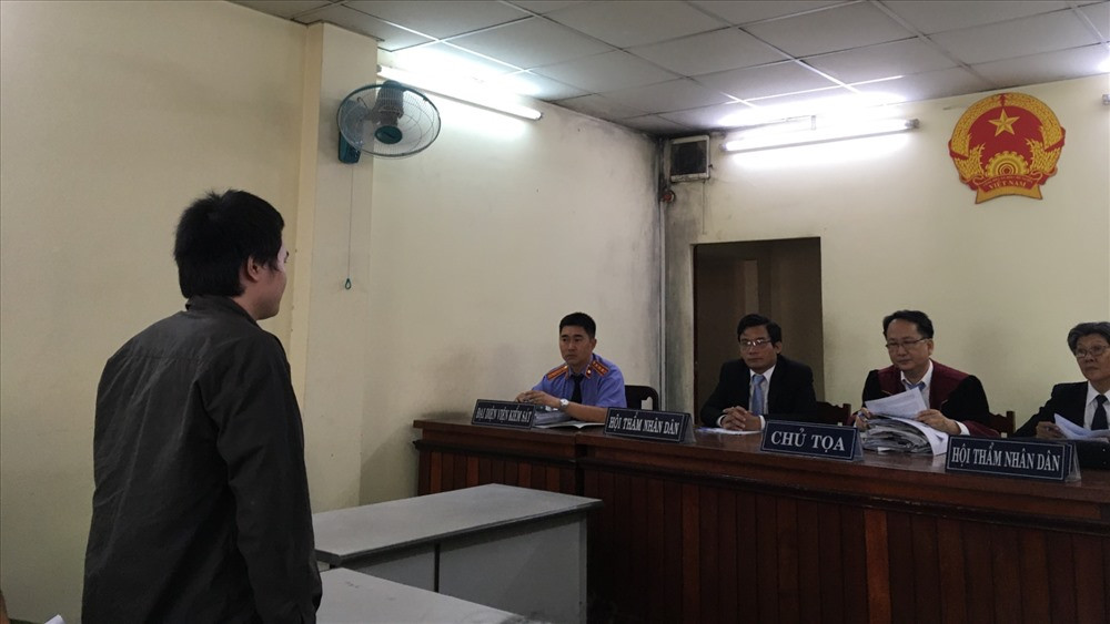 Qua điều tra, tú ông Dũ đã điều hành đường dây bán dâm này với giá trao đổi lên tới hàng nghìn USD. Theo Dũ, mỗi lần bán dâm có giá từ vài trăm USD tới 25.000USD/lượt. Sau khi kết thúc giao dịch mua bán, T.D sẽ nhận lại 5000 USD, C.V nhận lại 900 USD,... còn tiền chênh lệch hoa hồng cho Dũ. Tháng 7/2019, TAND TP. HCM đã tuyên bị cáo Kiều Đại Dũ 5 năm tù về tội Môi giới mại dâm và nộp lại số tiền thu lợi bất chính là 19 triệu đồng. Còn số tiền 3.400 USD bị cơ quan thu giữ thời điểm phạm tội sẽ được sung công quỹ. 