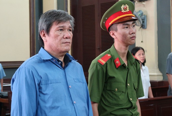 Có vai trò chủ mưu cầm đầu trong vụ án, Dương Thanh Cường (nguyên Tổng giám đốc Công ty CPXD TM Bình Phát) bị truy tố tội Lừa đảo chiếm đoạt tài sản. Gần 20 luật sư sẽ bào chữa cho các bị cáo và bảo vệ quyền lợi ích cho bị hại trong vụ án.