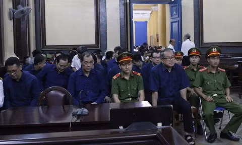 Sau khi được cán bộ Sở giao dịch Ngân hàng Phương Nam thẩm định, ngày 12/4/2008, Hội đồng tín dụng gồm Phan Huy Khang (Chủ tịch), Phan Thị Hồng Vân và Trầm Viết Trung (ủy viên) ký duyệt cho công ty của Cường vay 190 tỷ nhưng chỉ giải ngân 130 tỷ. Khi tài sản thế chấp hoàn tất thủ tục công chứng sang tên Công ty Thanh Phát mới giải ngân số còn lại.