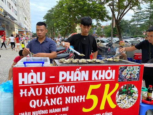 Hau nuong via he 5k day pho Ha Noi, nguoi ban kiem bac trieu/ngay-Hinh-2