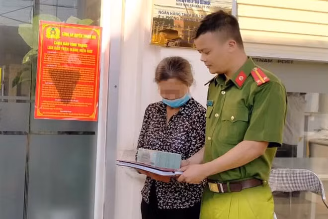 Bi lua tien qua dien thoai, nguoi phu nu vui het co nhan lai duoc 600 trieu dong